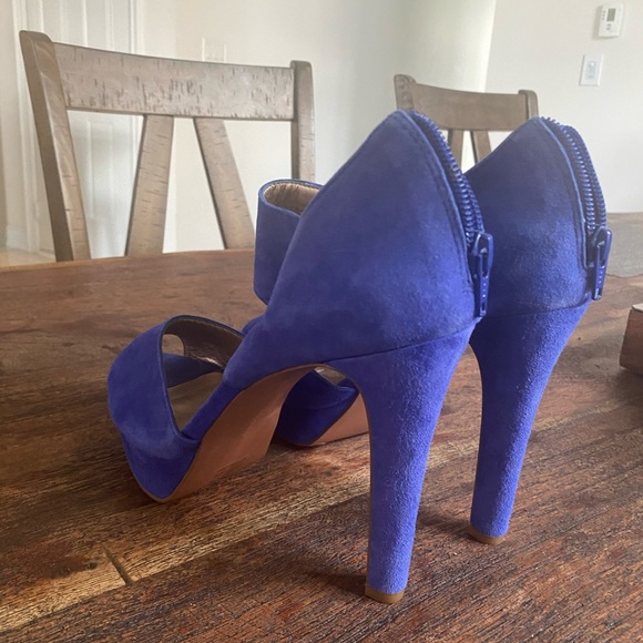 Women’s BCBGeneration Electric Blue Platform Heel - Picture 3 of 3